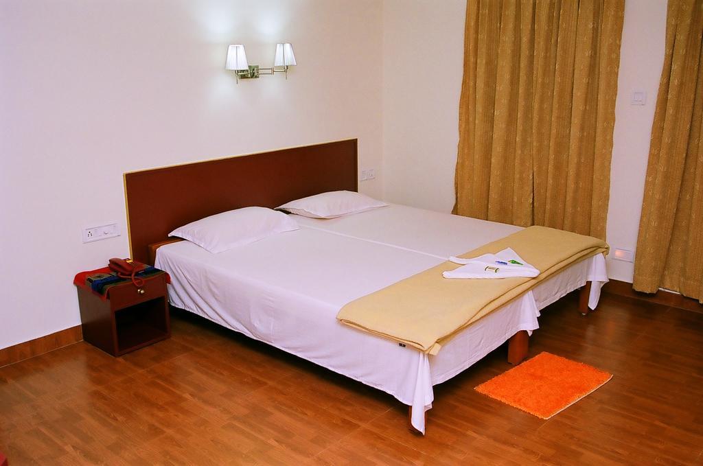 Hotel Srinivas Kochi Eksteriør bilde