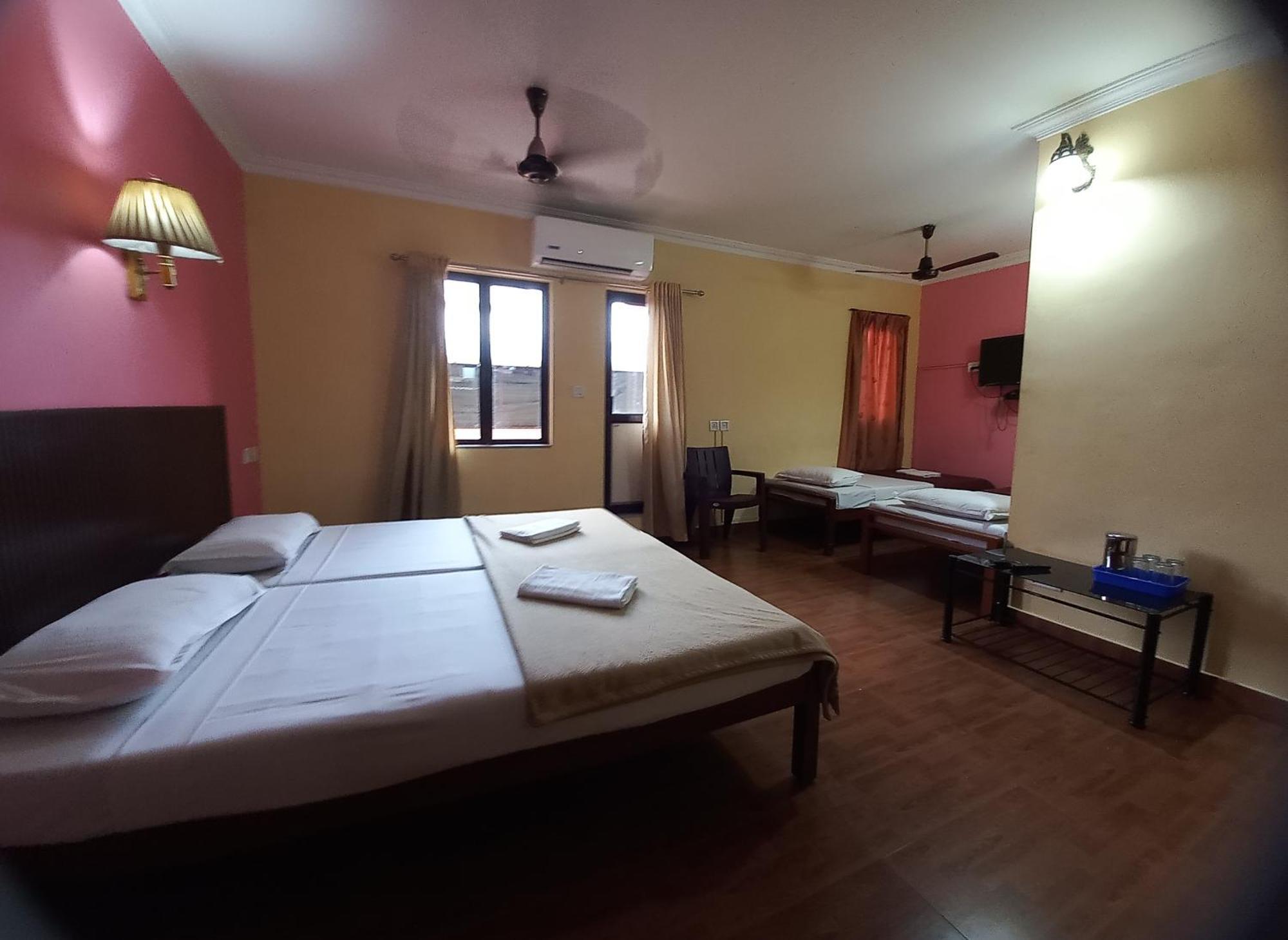 Hotel Srinivas Kochi Eksteriør bilde