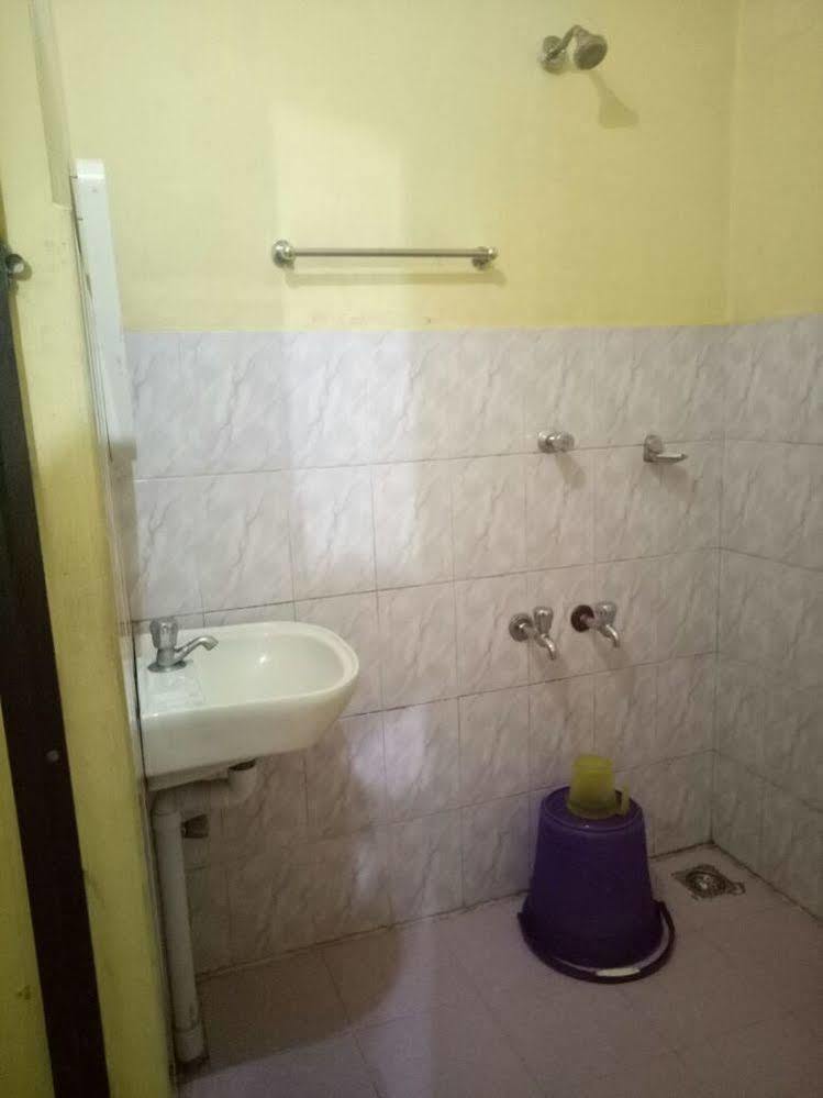Hotel Srinivas Kochi Eksteriør bilde