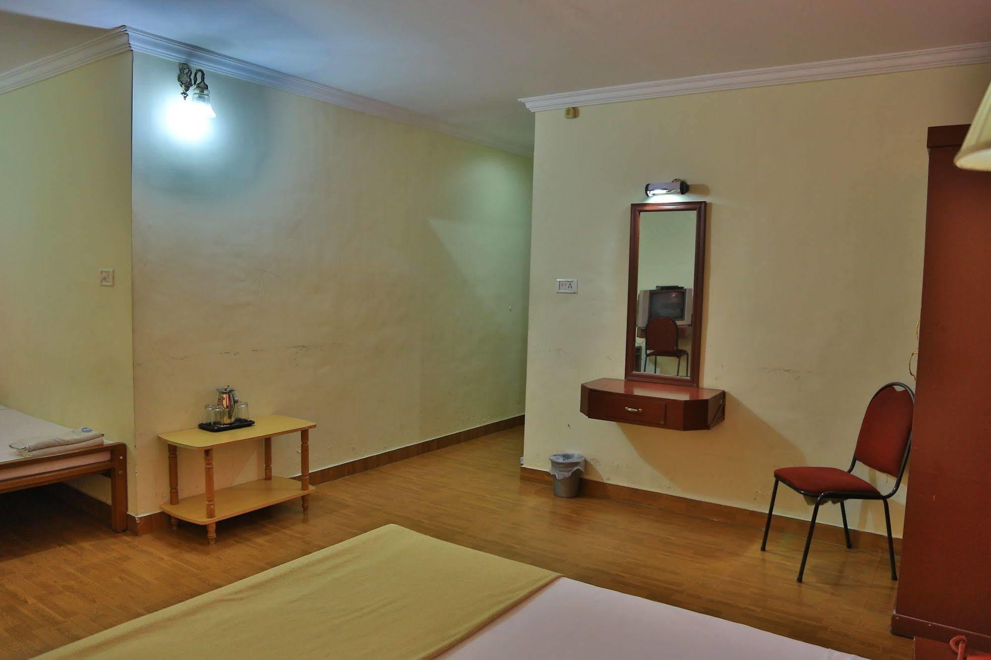 Hotel Srinivas Kochi Eksteriør bilde